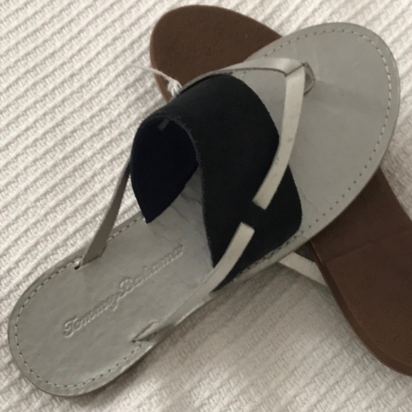 Tommy Bahama sandals - 8 - Picture 3 of 4